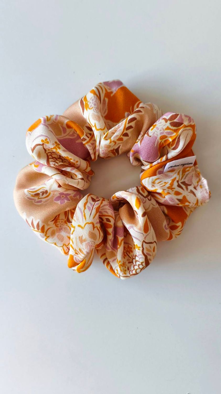 Medium Scrunchie Warm Blush