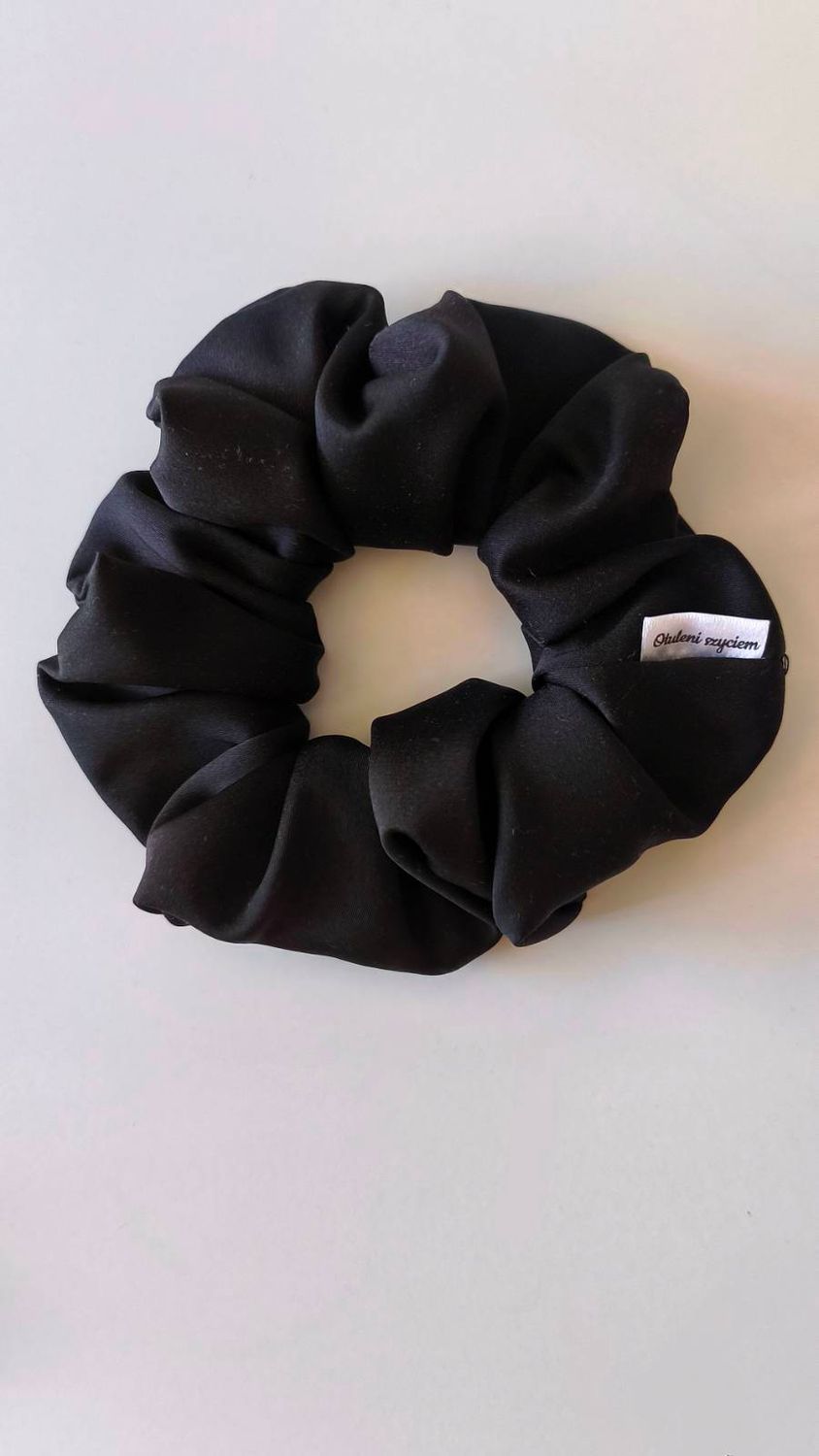 Medium Scrunchie Black