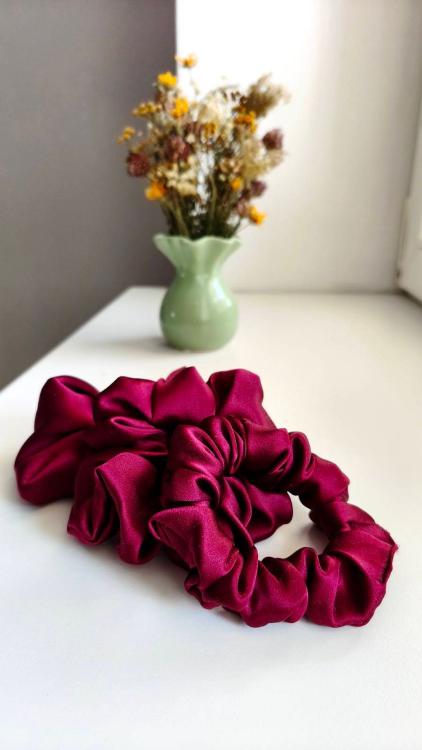 Medium Scrunchie Jedwabna Burgund