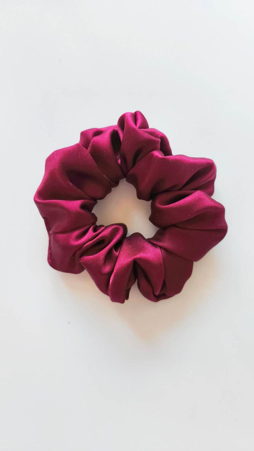 Medium Scrunchie Jedwabna Burgund