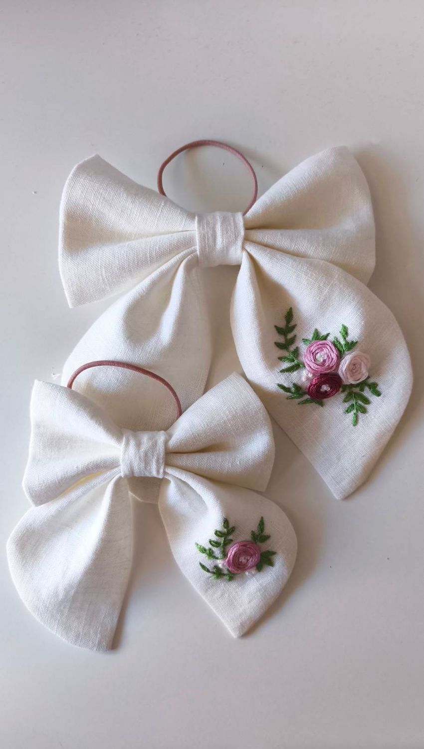 Kokarda "Lena" z haftem Ecru Linen