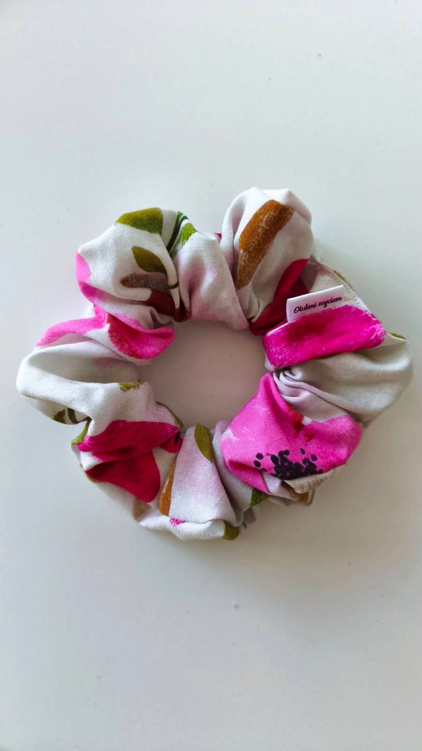 Medium Scrunchie Pink Flower