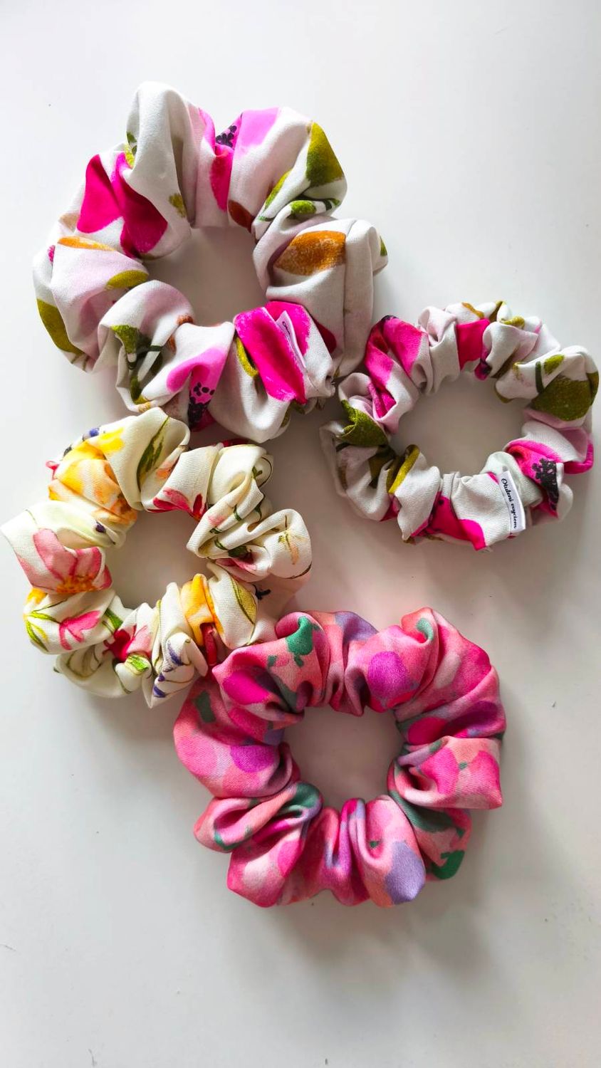 Mini Scrunchie Pink Flowers
