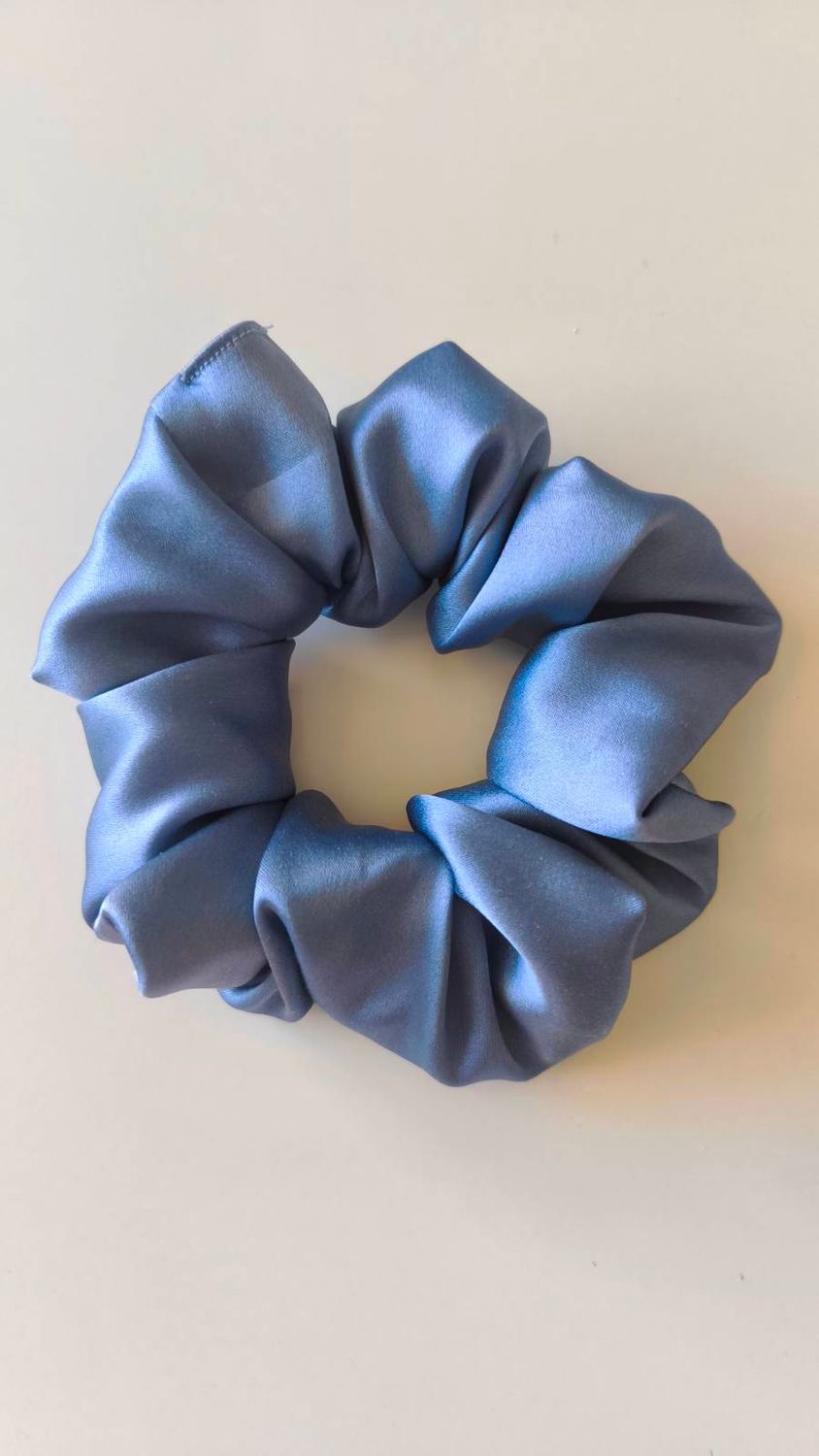 Medium scrunchies Jedwabna "Blue sky"