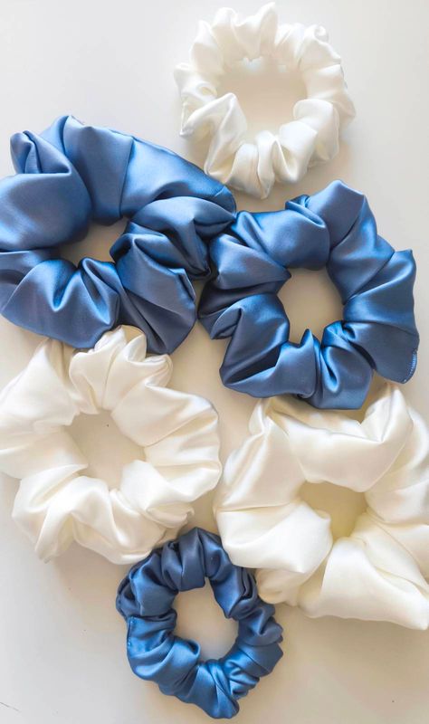Medium scrunchie jedwabna Blue Sky dla dziewczynki i kobiety