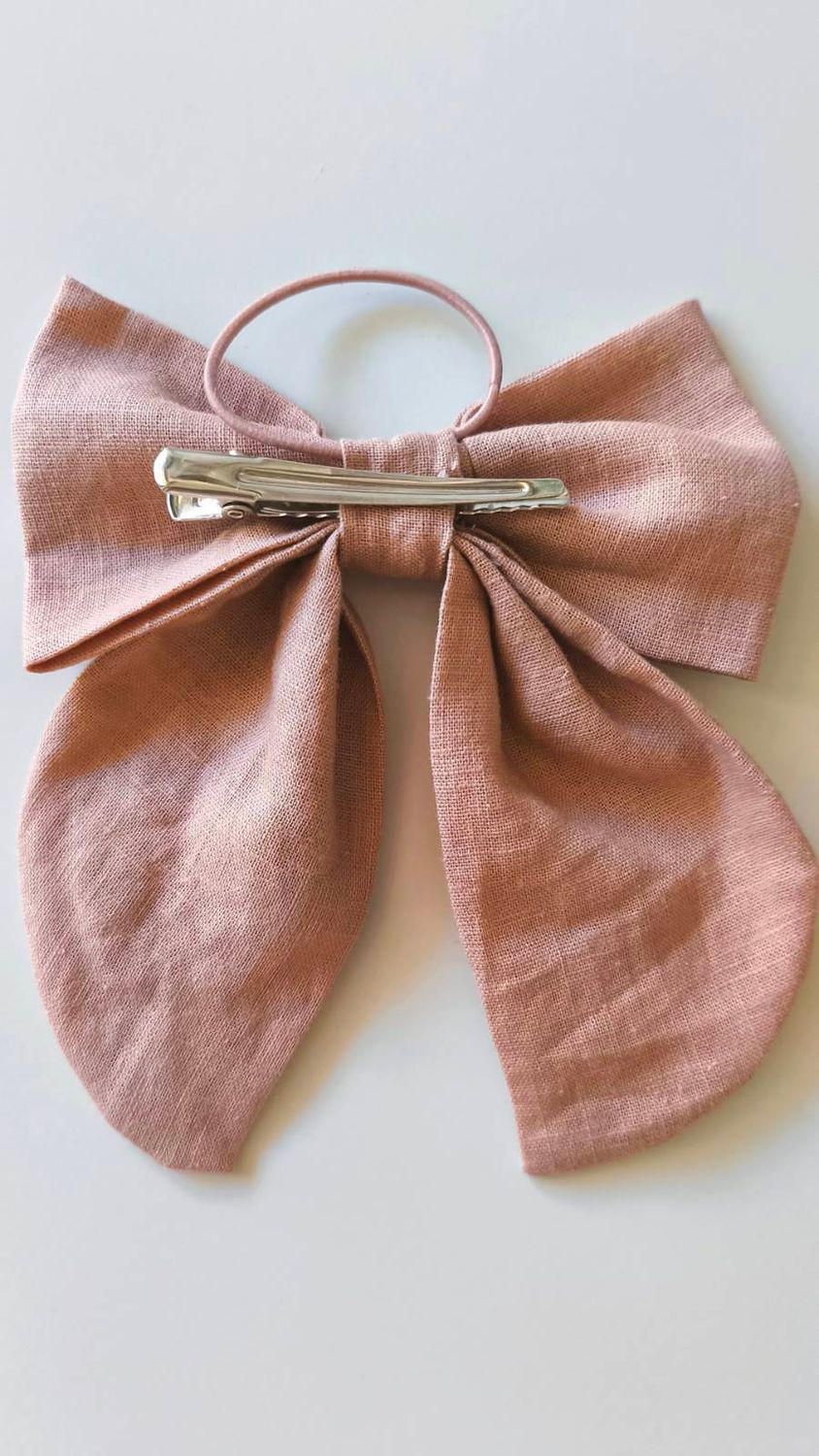 Kokarda "Lena" Dusty Rose​ Linen z haftem