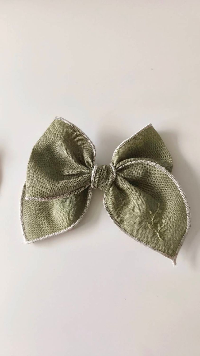 Kokardka "Zuzia" Olive Linen (personalizowany haft)