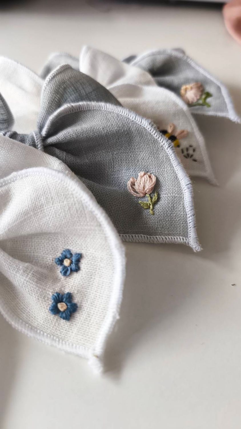 Kokardka "Hania" Steel Blue Linen (personalizowany haft)