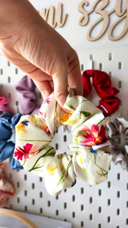 Maxi scrunchie Otuleni Szyciem w motyw Meadow
