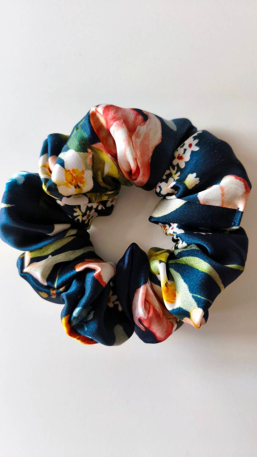 Maxi jedwabna scrunchie "Watercolor Garden