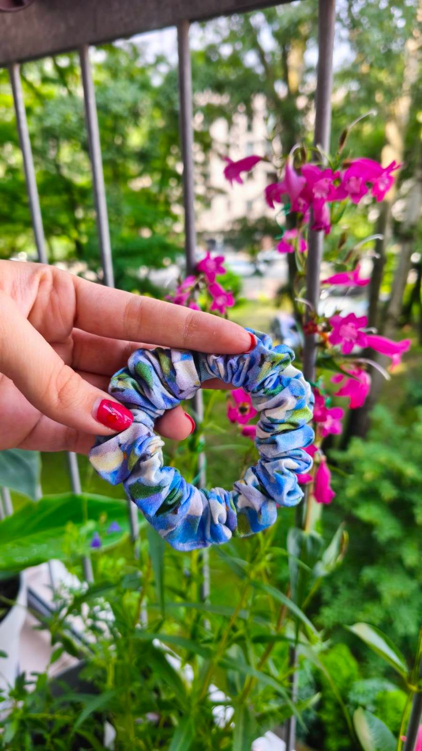 Mini scrunchie Blue Garden do włosów