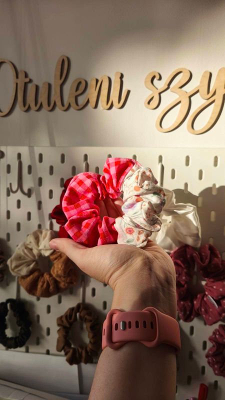 Średnia scrunchie Floral garden &amp; Raspberry Vichy
