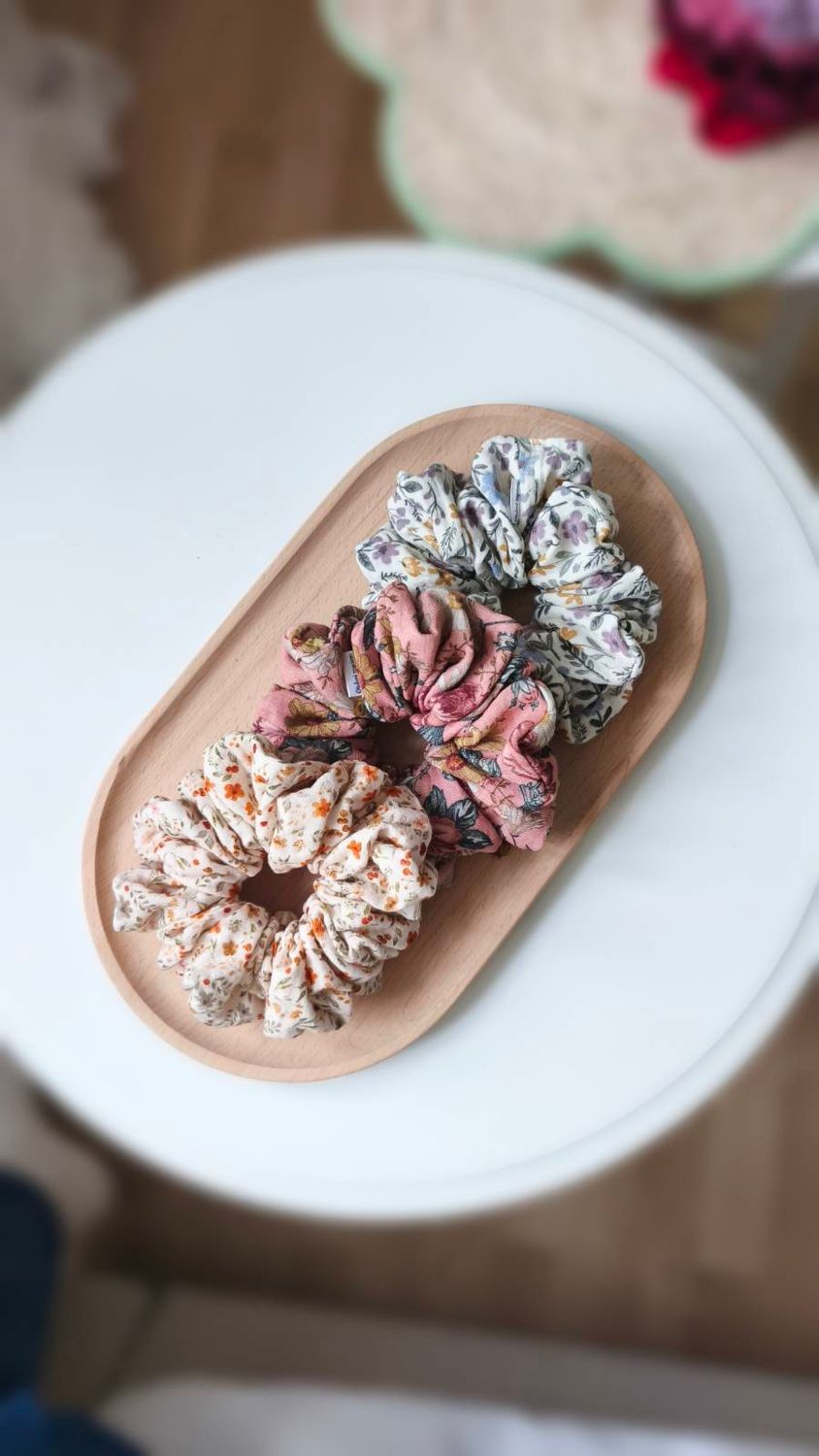 Mega muślinowa scrunchie Różany Ogród