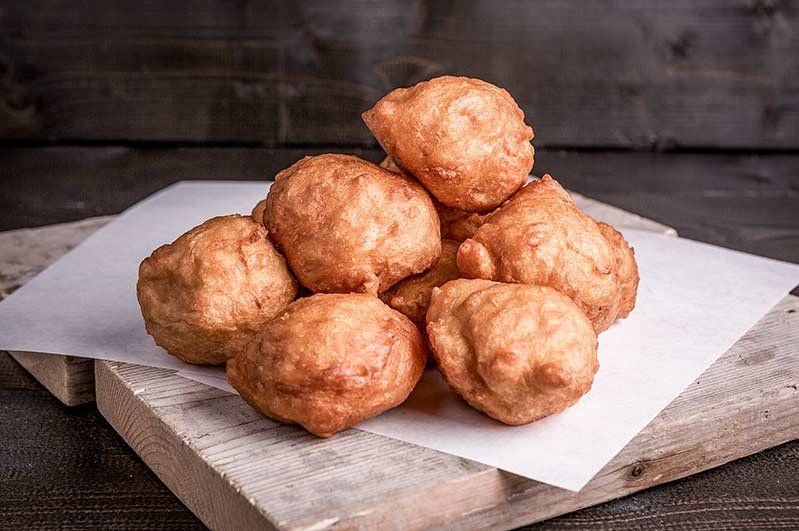 Oliebollen zonder krenten 10 stuks, per zak.