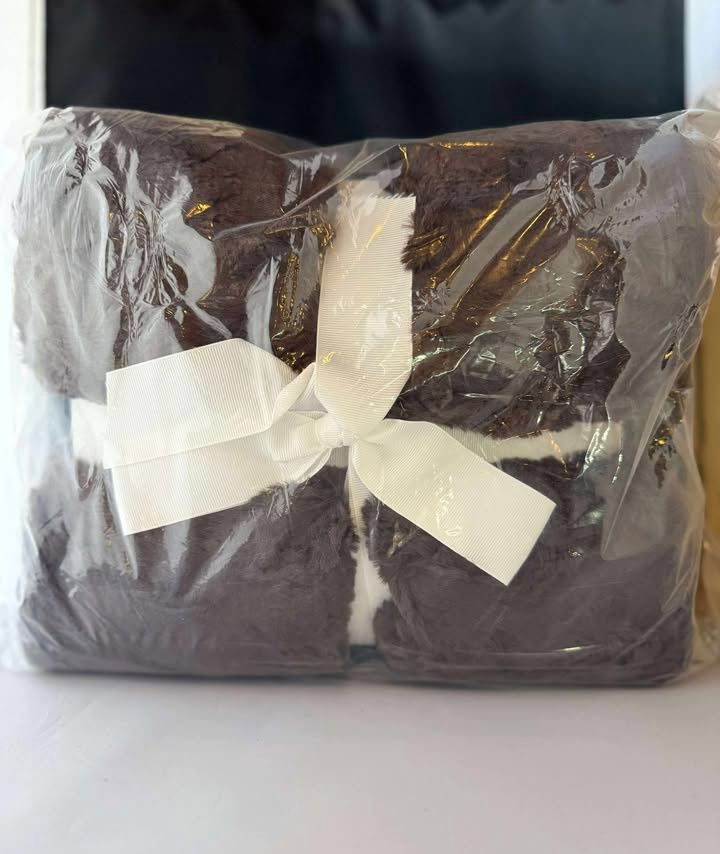 Blankets (weighted), COLOR: Brown