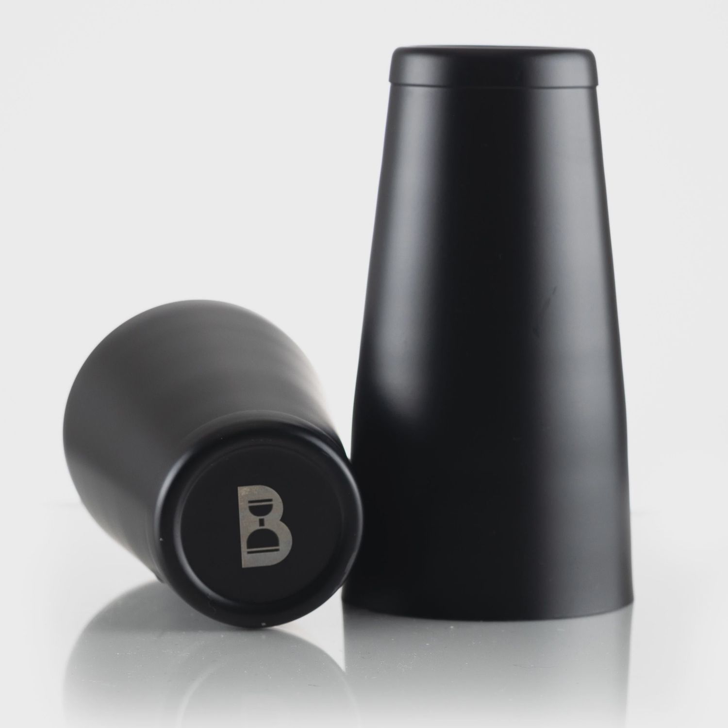 Bull in China Black Matte Shaker