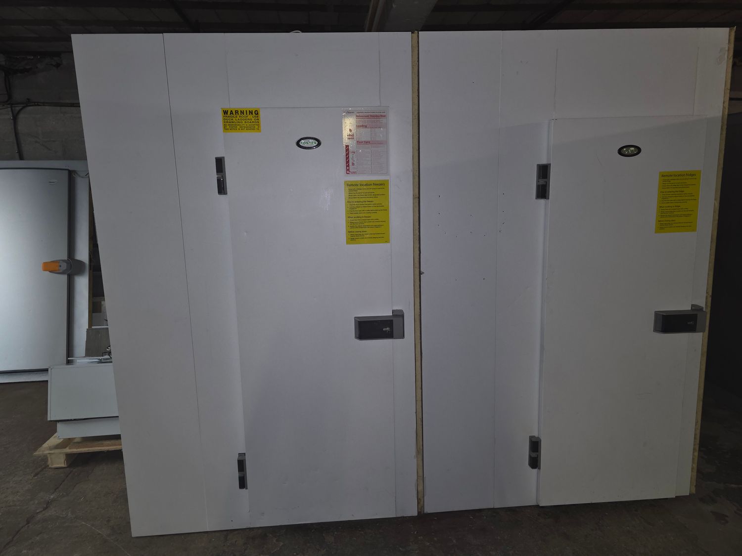 Walk in Cold and Freezer Room combi - (w)3m x (d)2.4m x (h)2.4m