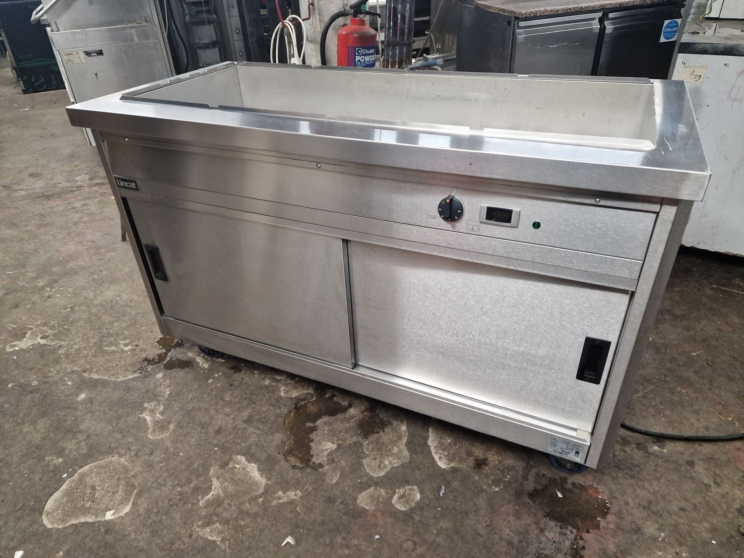 Lincat Hot Cupboard With Wet Bain Marie Top - Electric