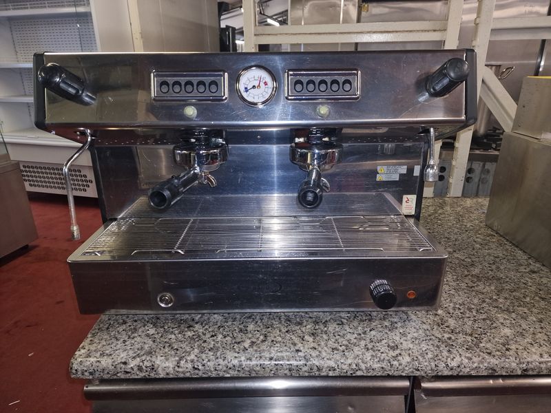 Brasilia Cadetta 2 Group Espresso Machine with Grinder and Knockout Draw