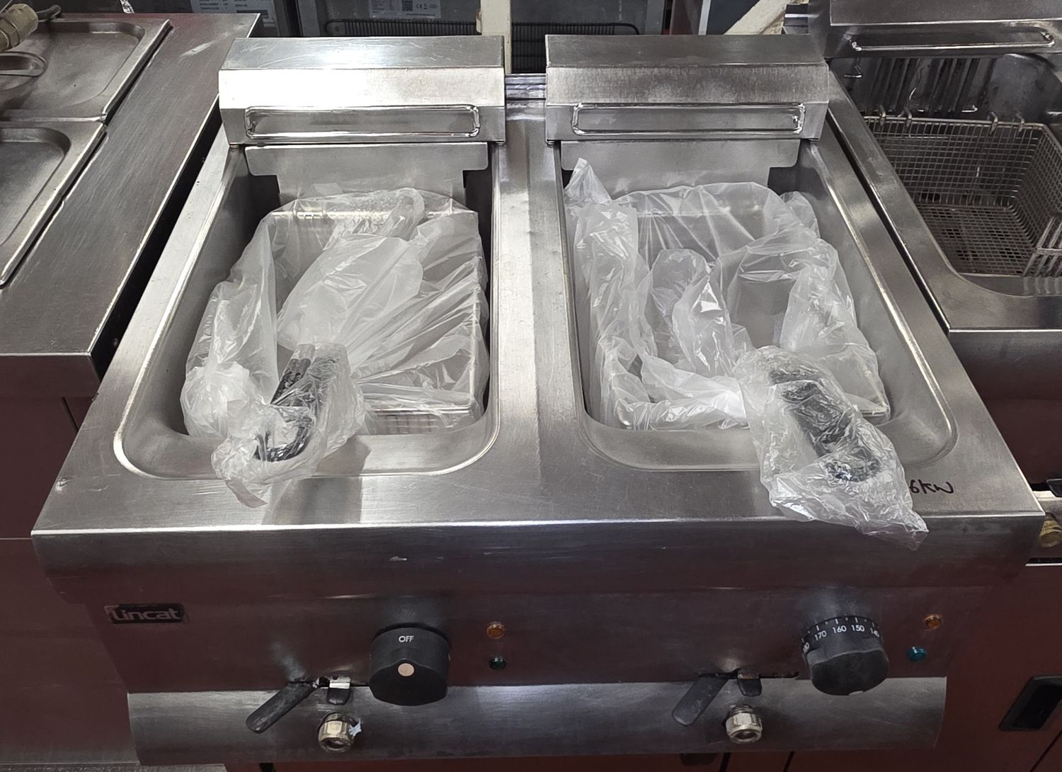 Lincat Table Top double fryer - 6kw x2 - New Baskets