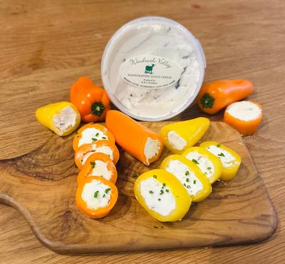Creamery Garlic &amp; Herb (Green Goat) (165g)