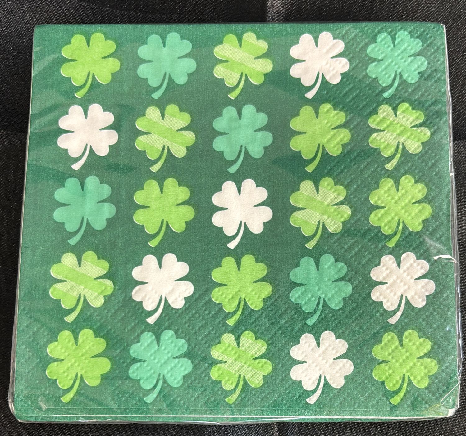 BEVERAGE NAPKIN LUCKY CLOVER