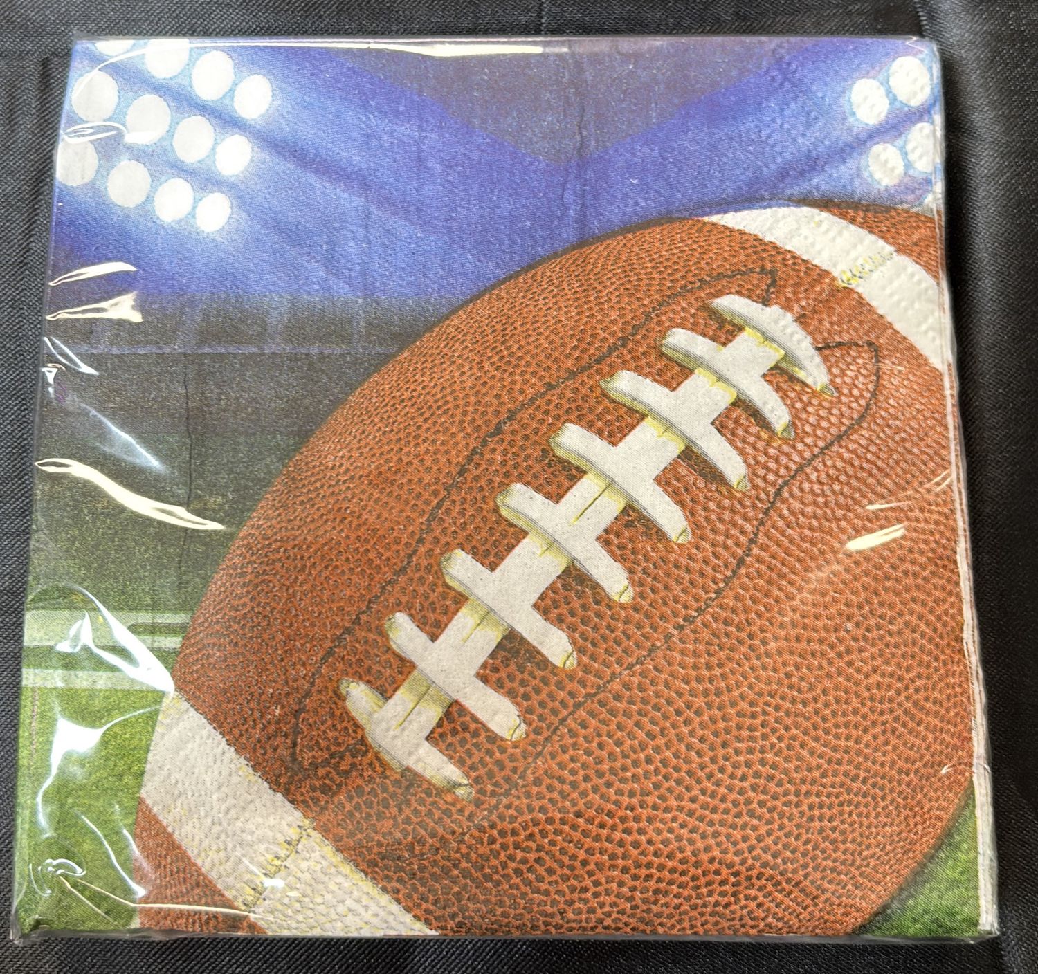 BEVERAGE NAPKIN FOOTBALL PARTY - 2