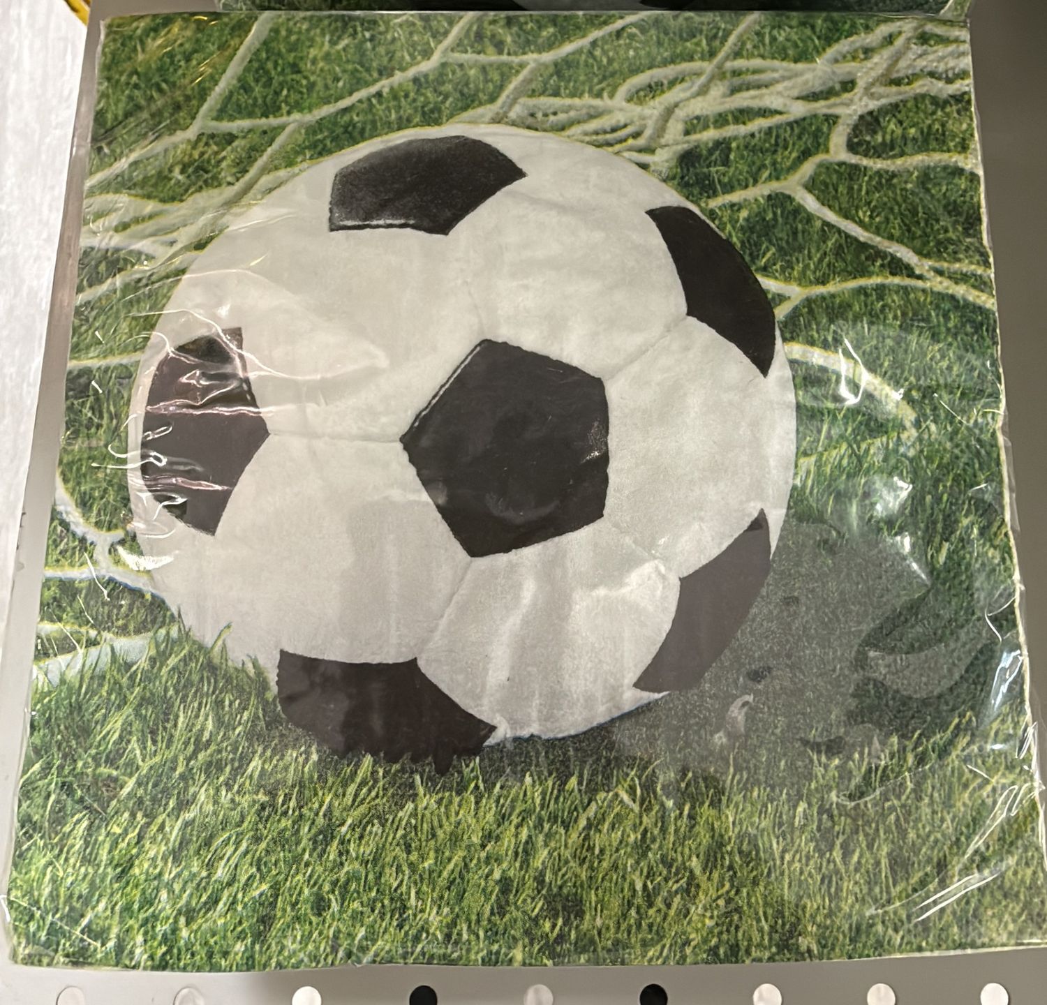 LUNCHEON NAPKIN SOCCER - 2