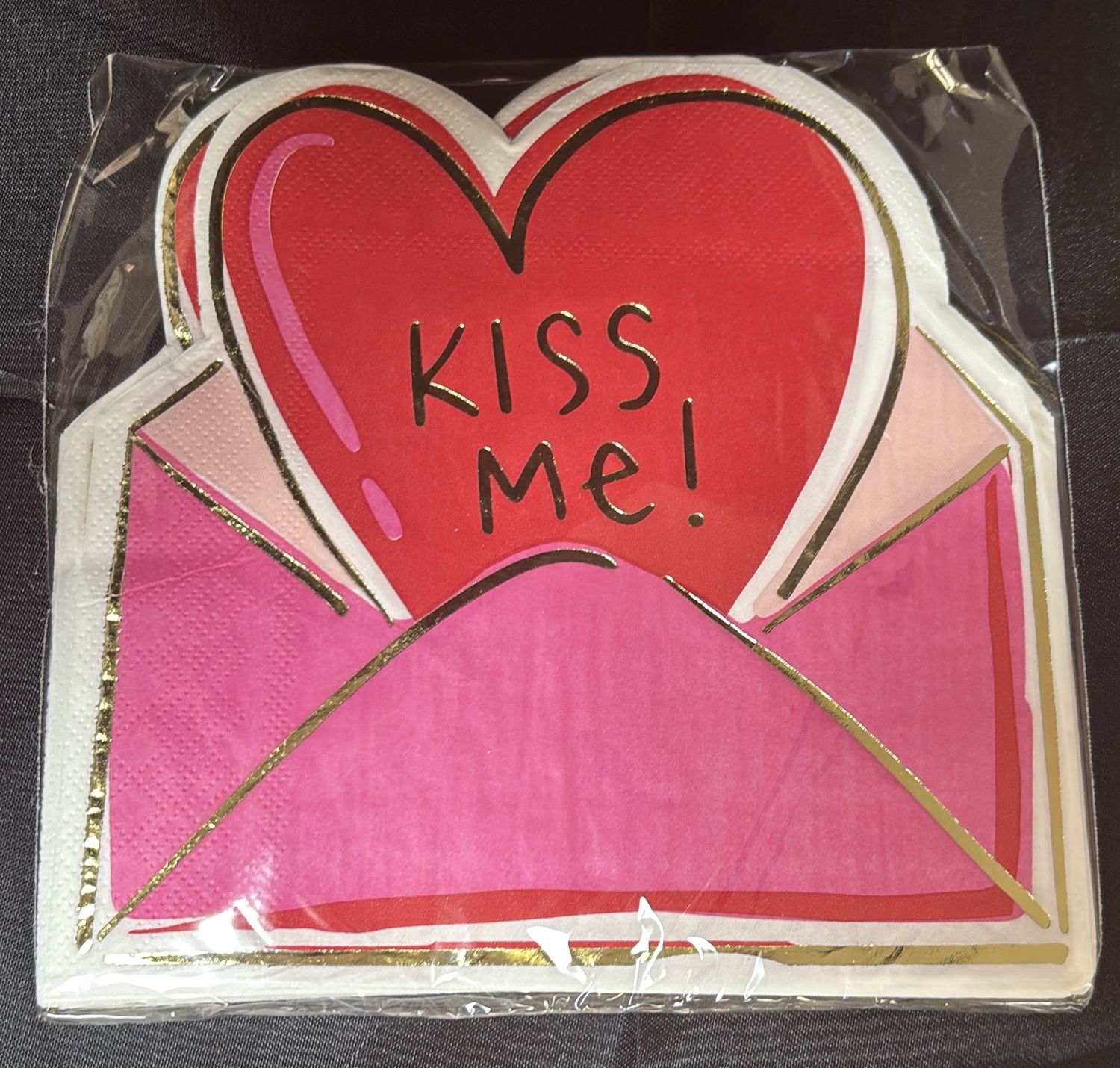 LUNCHEON NAPKIN RED PINK VAL SHAPED