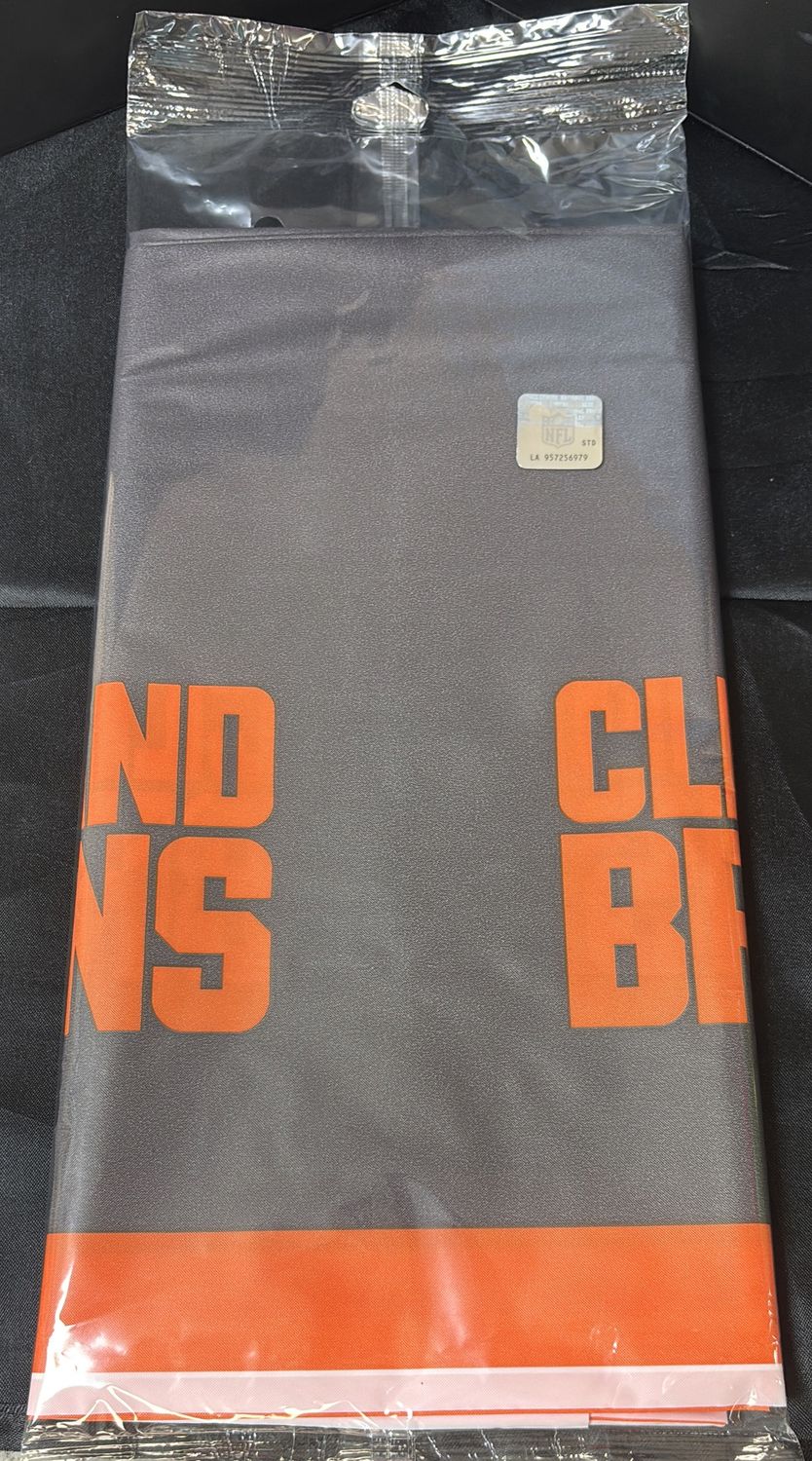 CLEVELAND BROWNS NFL TABLE COVER