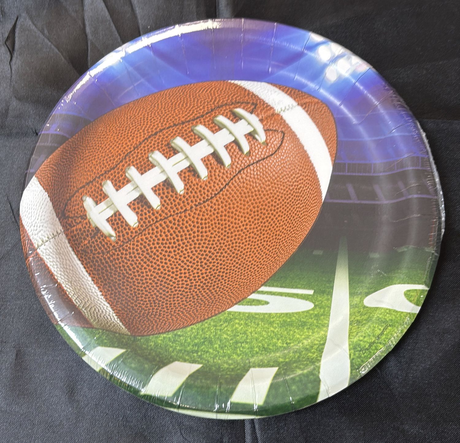 PAPER PLATES LARGE FOOTBALL PARTY