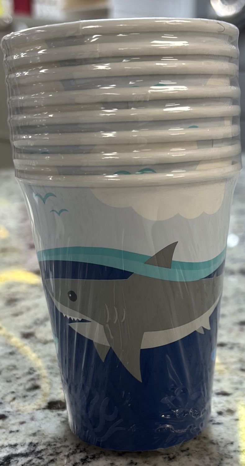PAPER CUPS SHARK PARTY