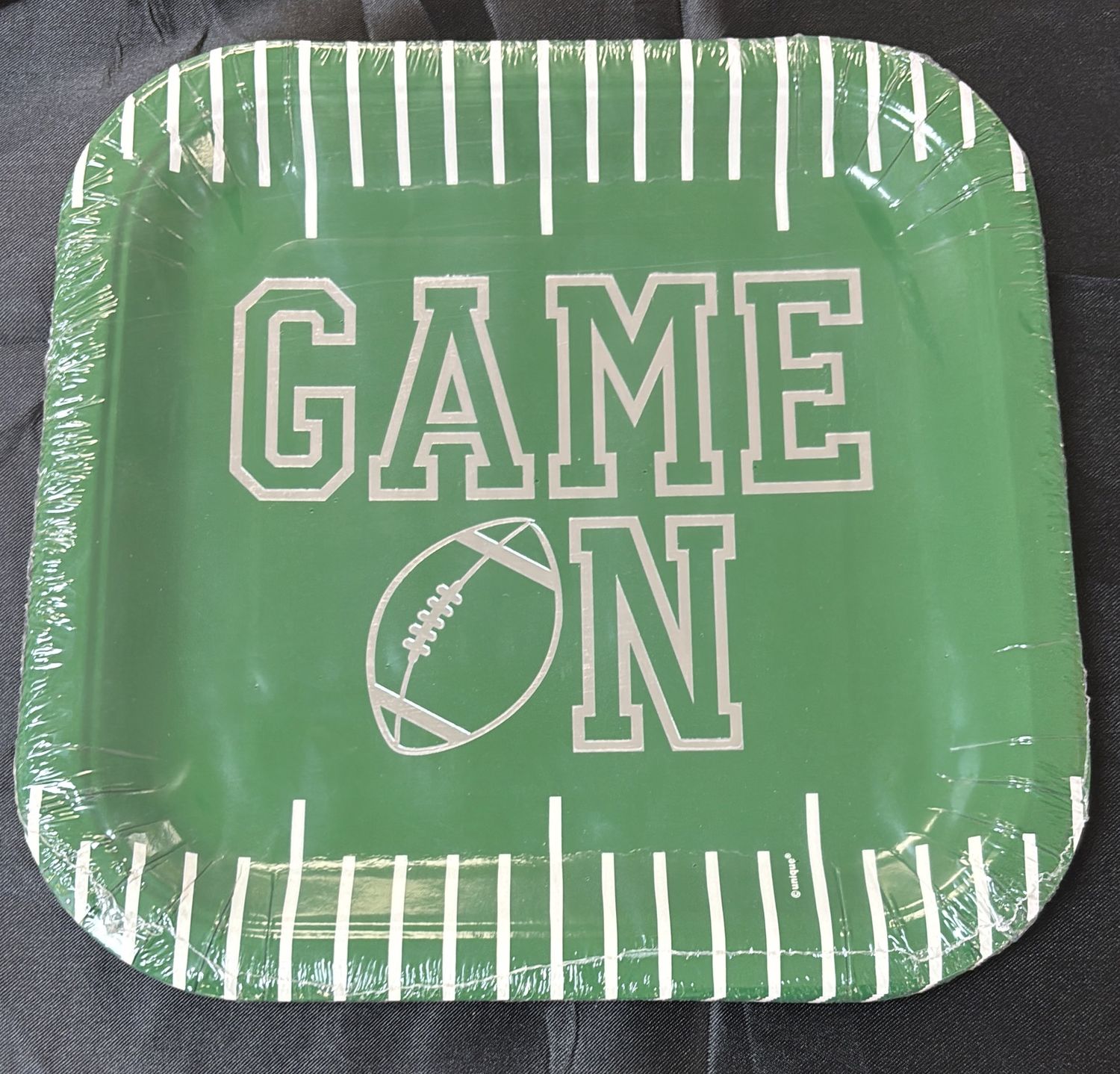 PAPER PLATE LARGE GAME FACE FOOTBALL