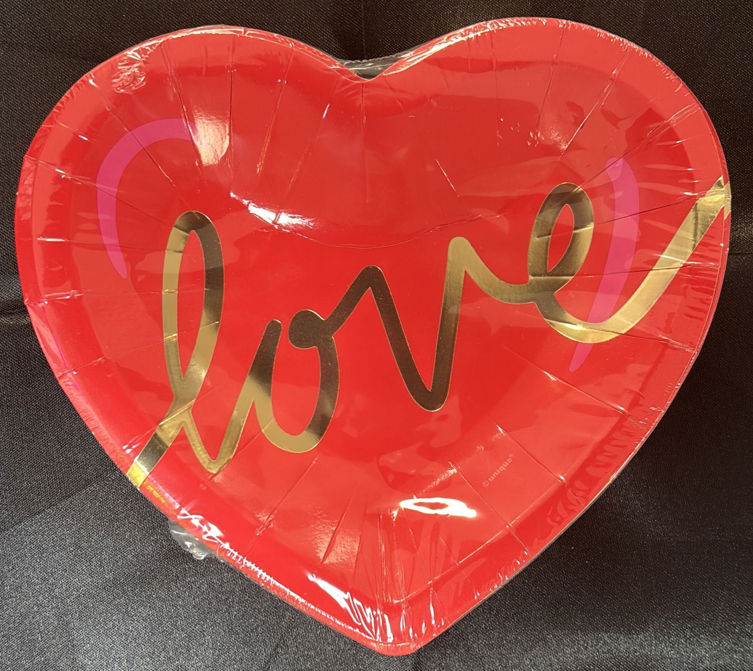 PAPER PLATE SMALL RED PINK VALENTINE