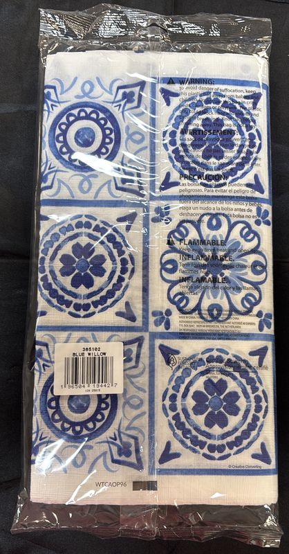 Blue Willow Paper Table Cover