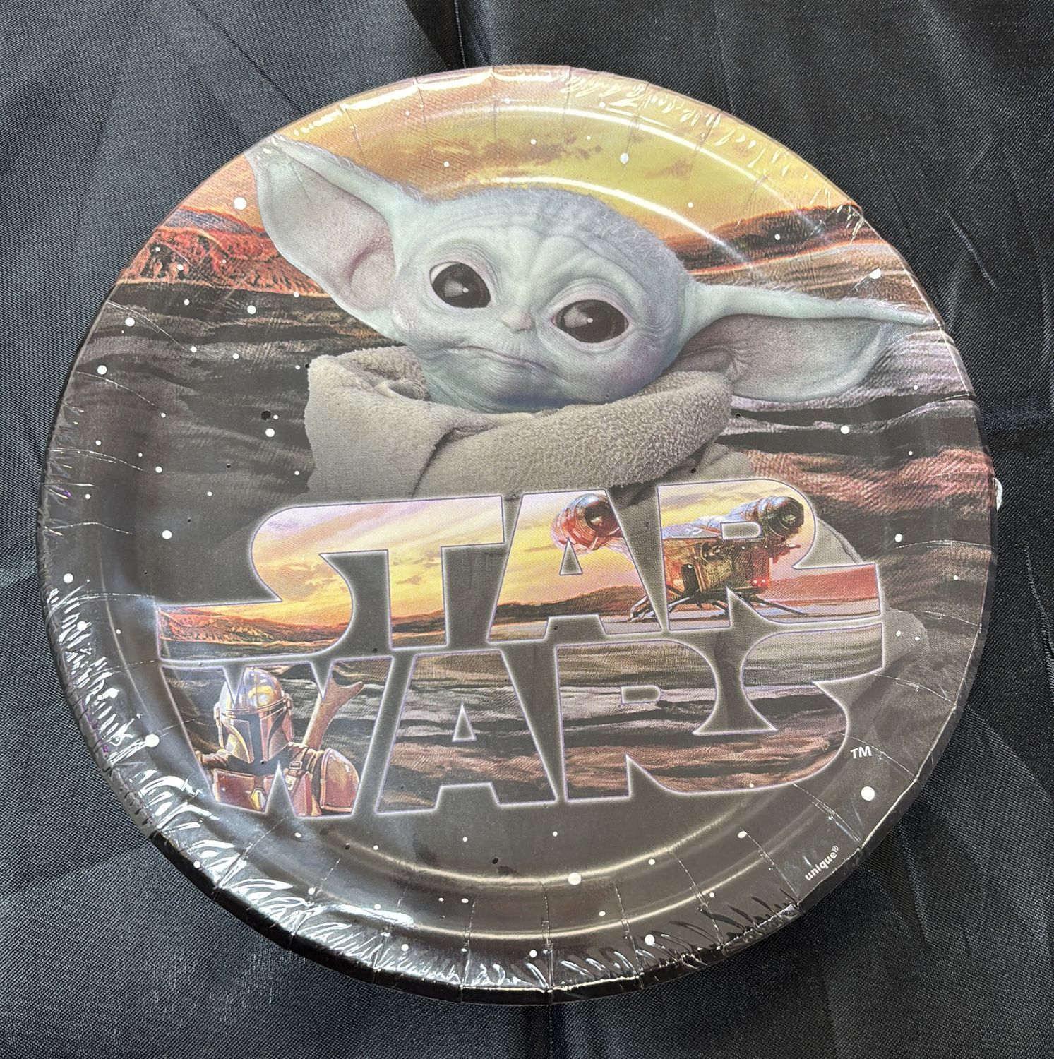STAR WARS MANDALORIAN PAPER PLATES LARGE