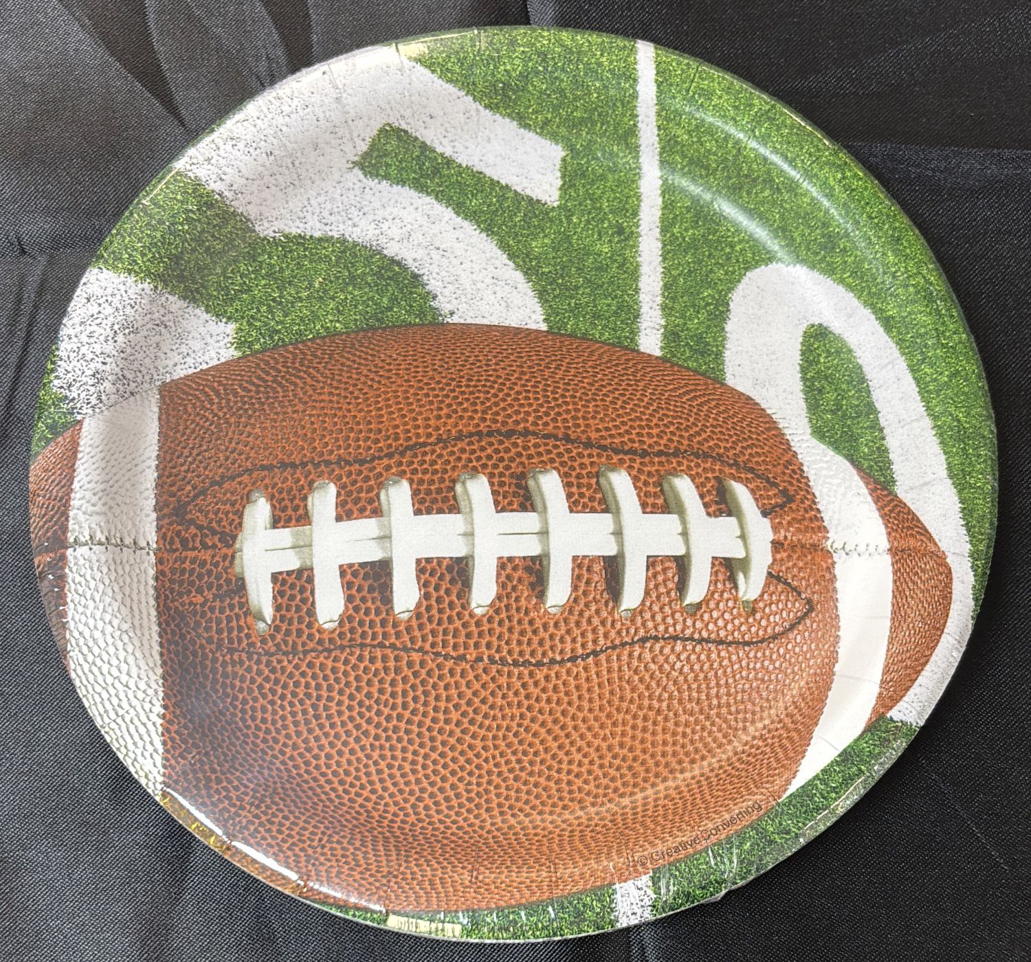 PAPER PLATES SMALL FOOTBALL PARTY