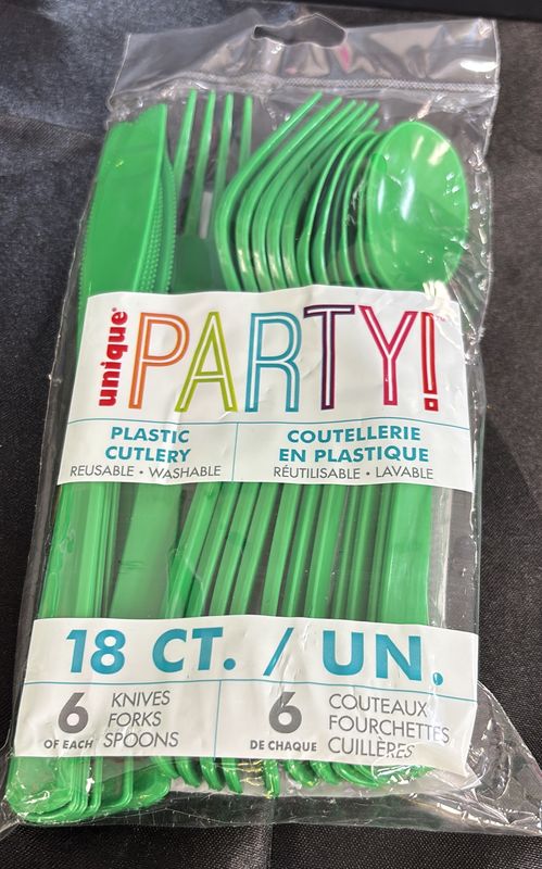 EMERALD GREEN MIXED CUTLERY 18CT-U