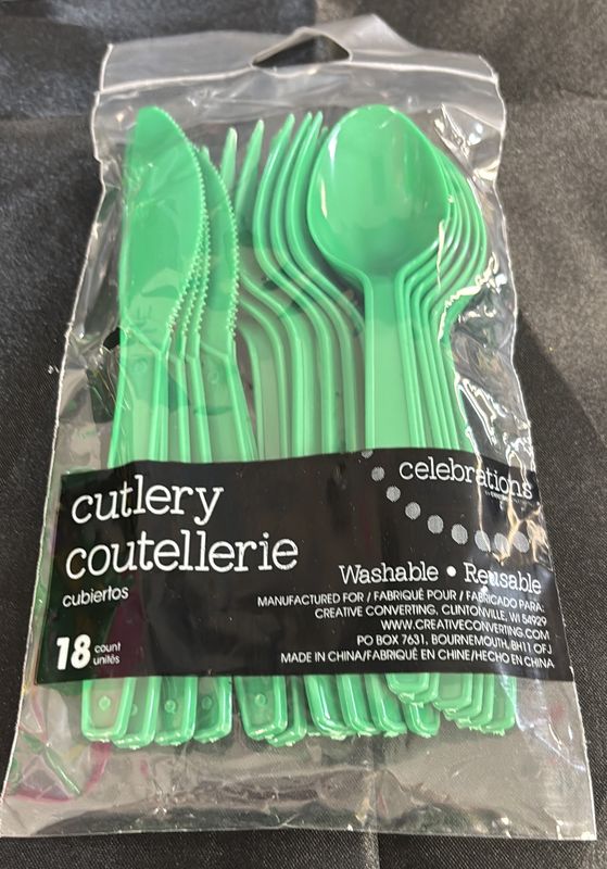 EMERALD GREEN MIXED CUTLERY 18CT