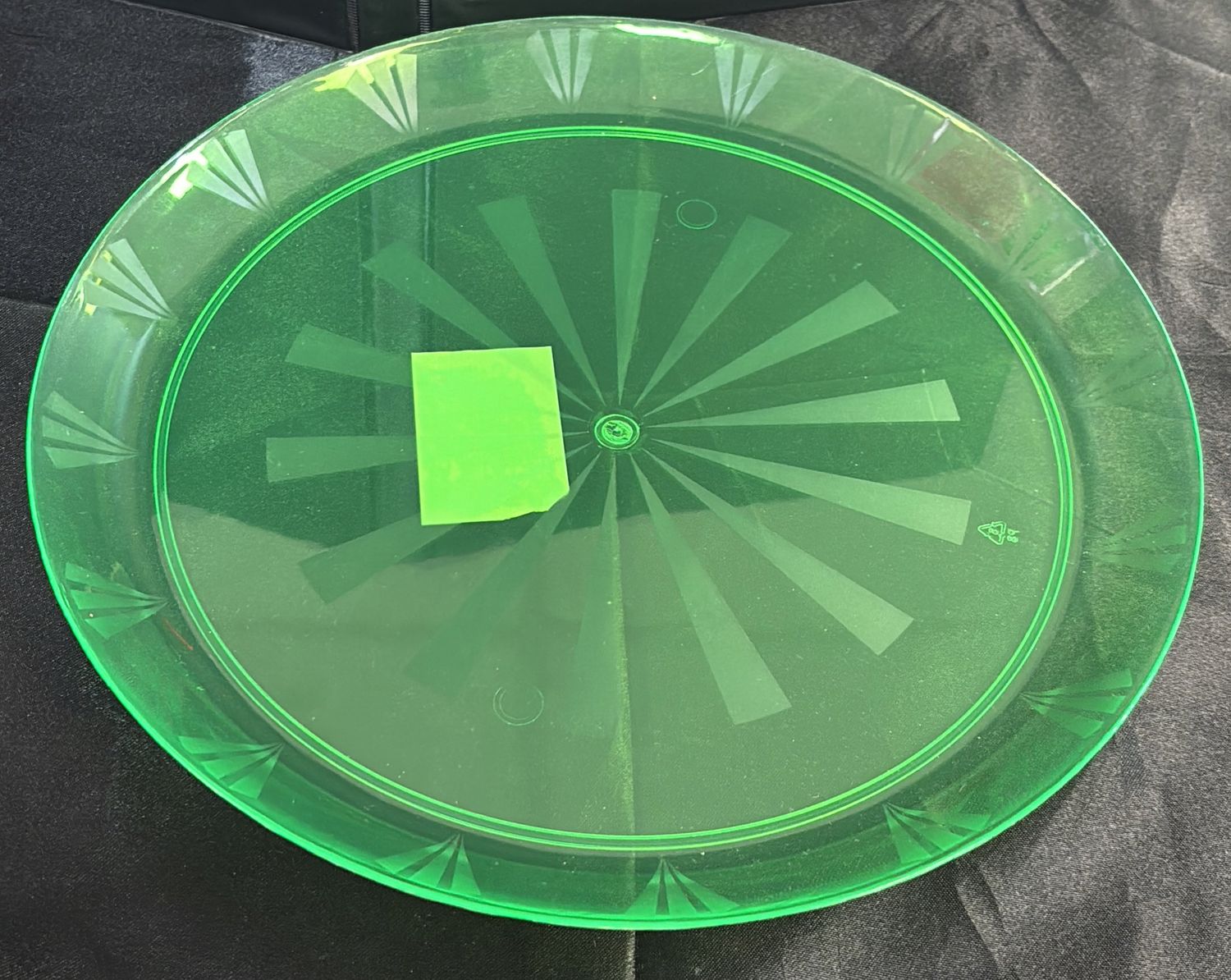 12" ROUND TRAY NEON GREEN