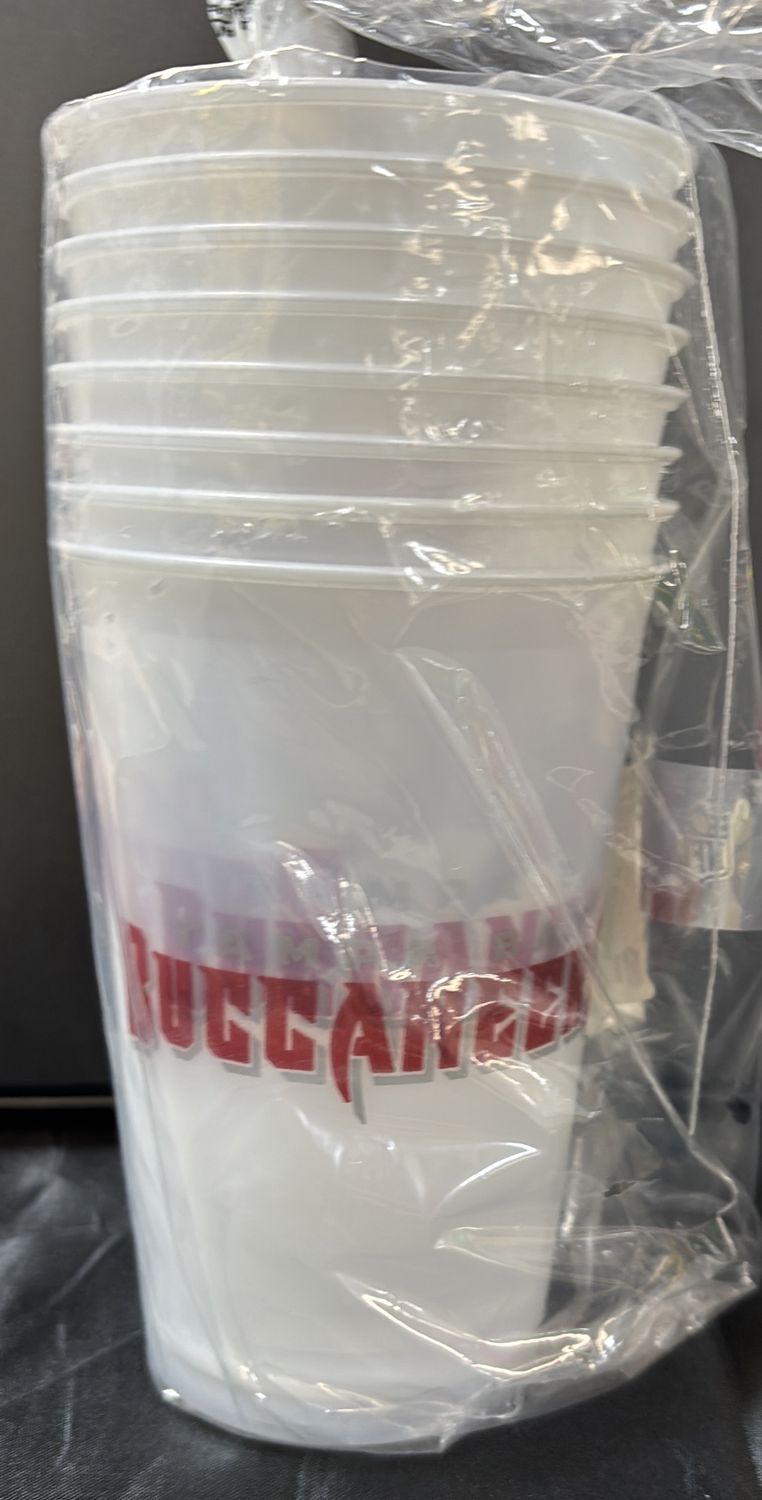 TAMPA BAY BUCCANEERS NFL PLASTIC CUPS