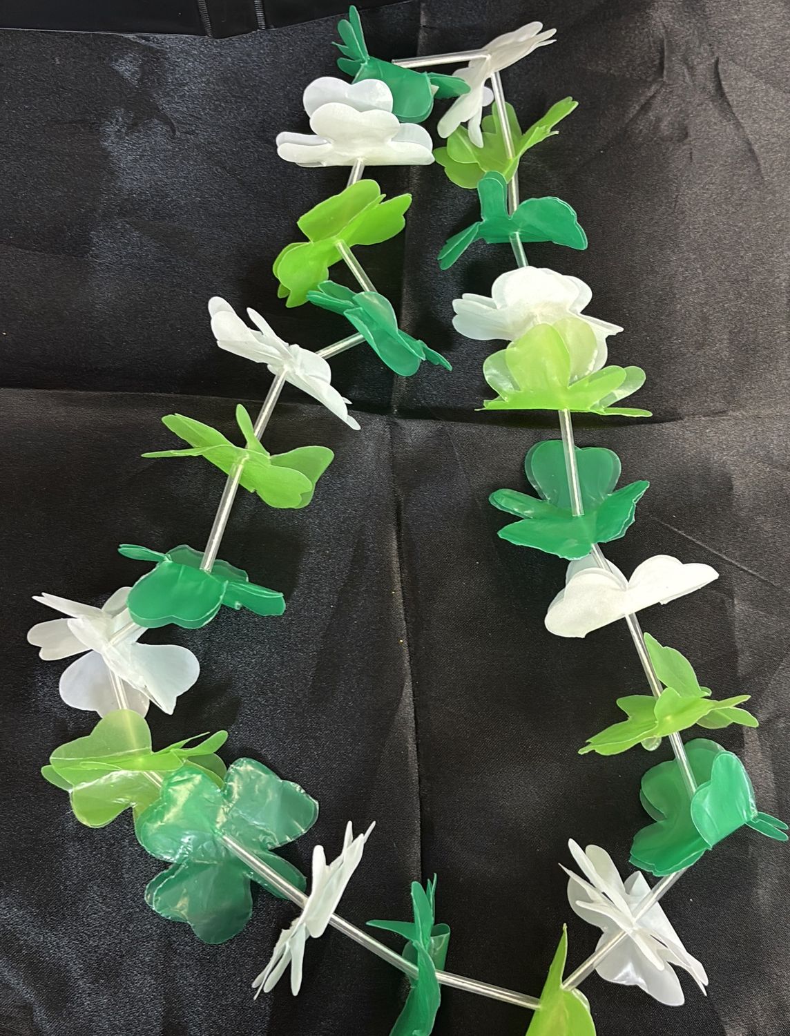 ST. PATRICK'S DAY FLOWER LEIS 1CT