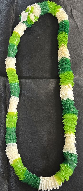 ST. PATRICK'S TRI-COLOR PLSTC LEIS