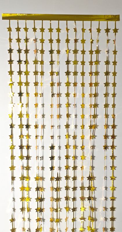STAR FOIL FRINGE CURTAIN BCKDRP GLD 6.5'X3.25