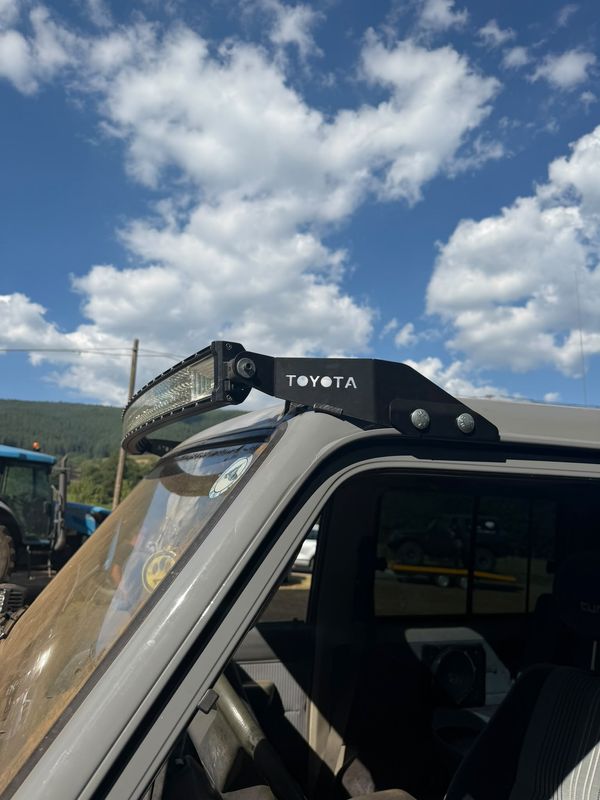 Staffe porta barra led Toyota