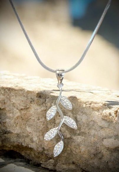 OLIVE BRANCH CRYSTALL PENDANT
