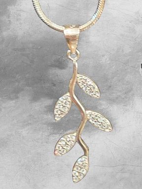 OLIVE BRANCH CRYSTAL PENDANT