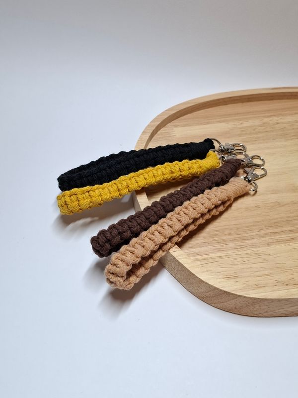 Sleutelhanger - polshanger macramé