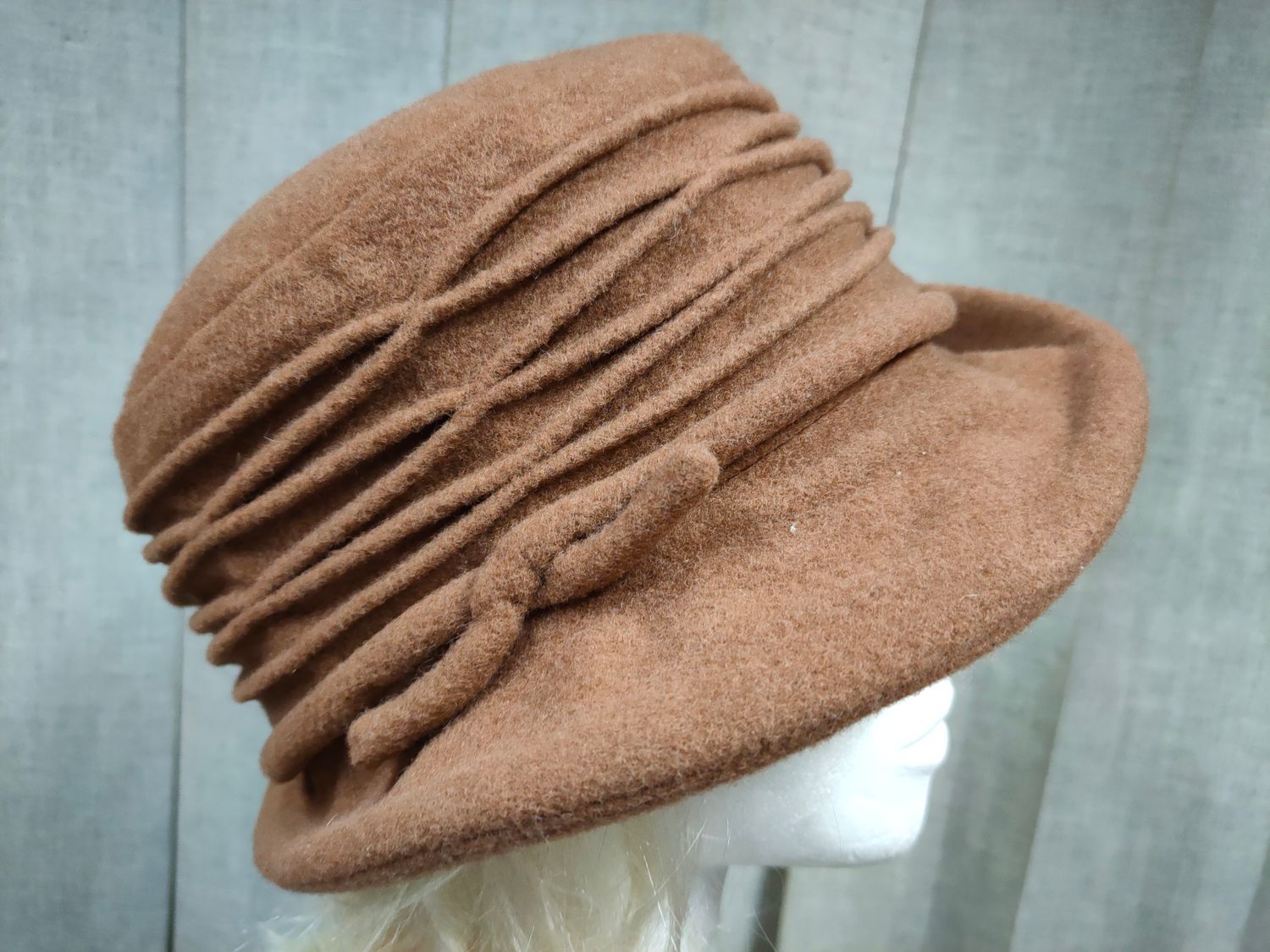 Kapelusz damski 638-7