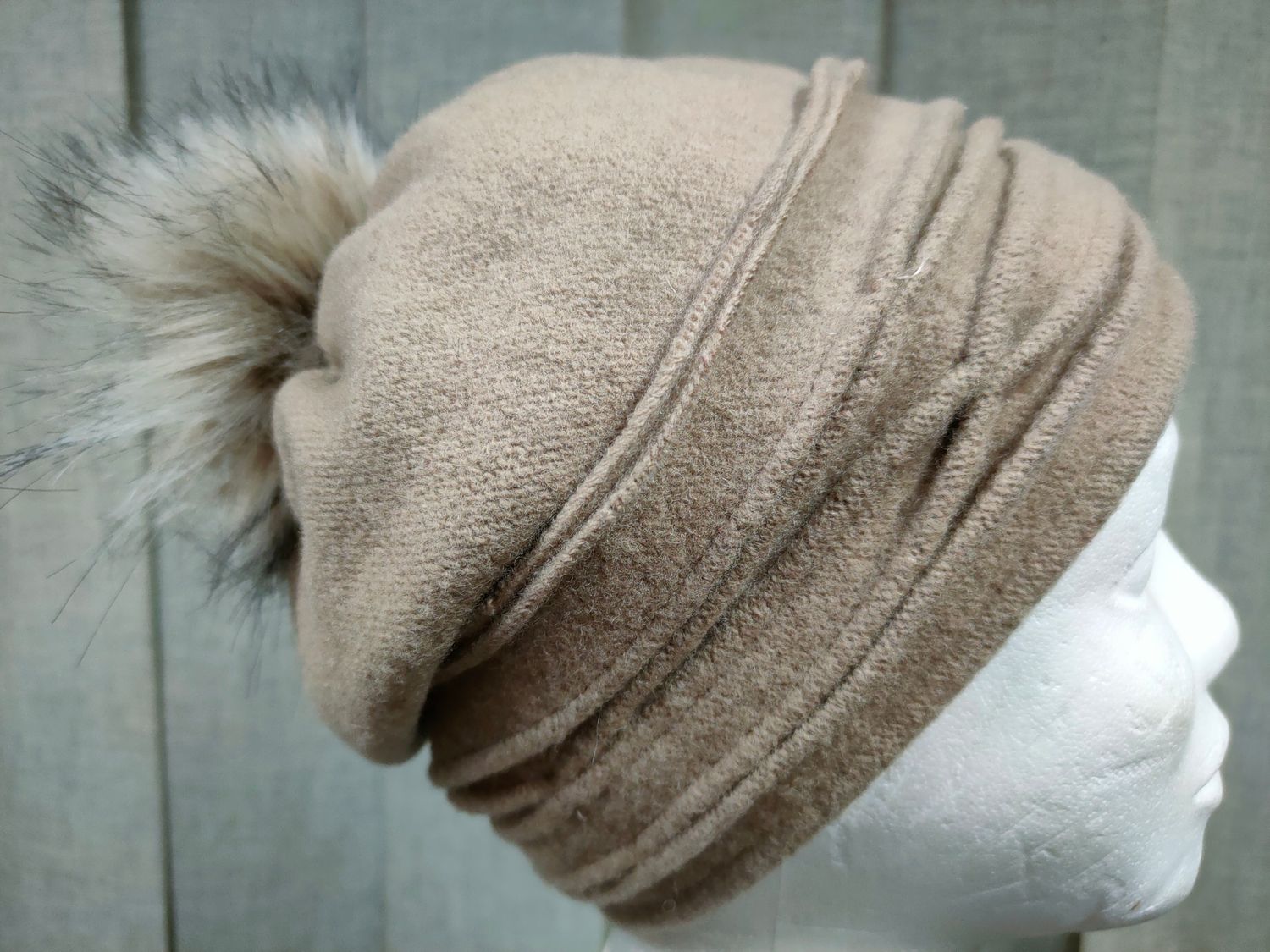 Czapka z pomponem - 03